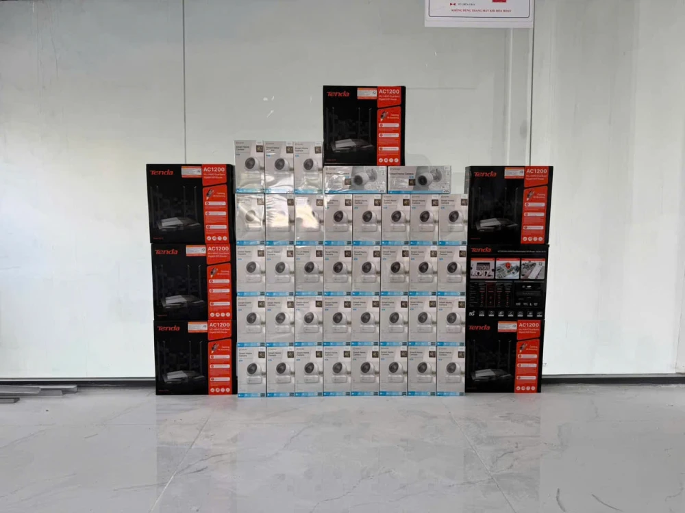 So sánh Camera WiFi Ezviz và Bộ phát WiFi Tenda